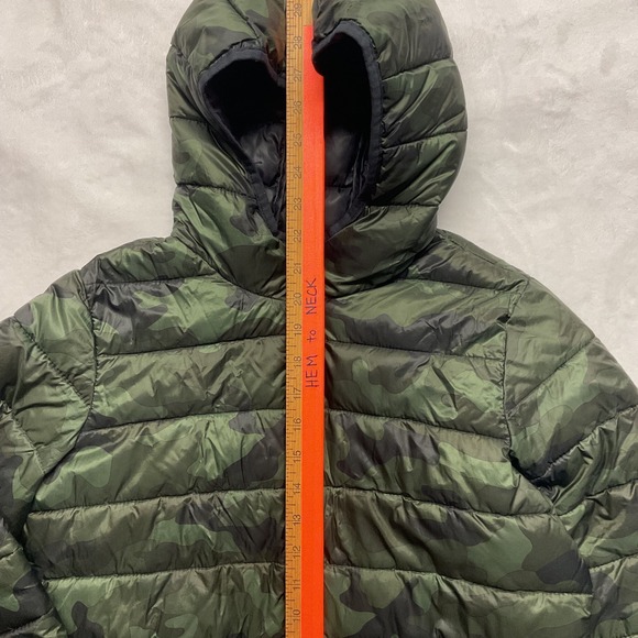 Camouflage Puffer Jacket Hooded Zip Up Skiing or Base Layer Boys Size L 10 12 - Picture 4 of 7